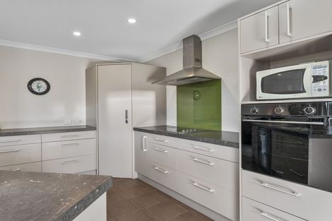Photo of property in 8 Brompton Close, Richmond Heights, Taupo, 3330