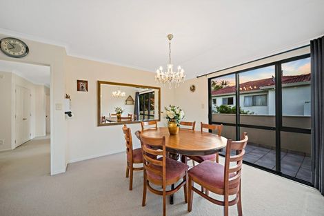 Photo of property in 22 Hogarth Rise, West Harbour, Auckland, 0618