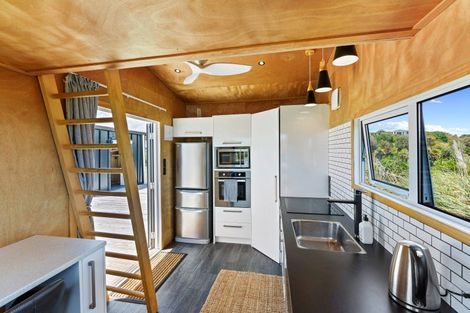 Photo of property in 47 Reay Mackay Grove, Waikawa Beach, Levin, 5573