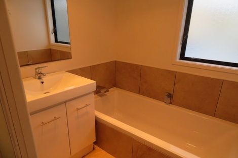 Photo of property in 3 Merrill Place, Birkdale, Auckland, 0626