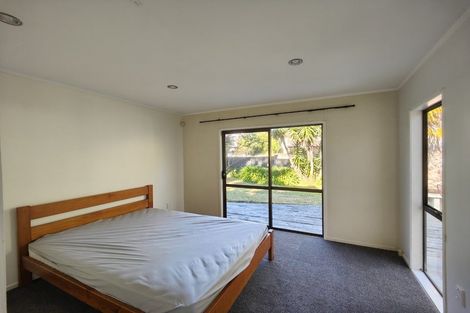 Photo of property in 4 Garner Place, Glenfield, Auckland, 0629