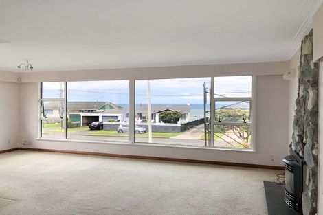 Photo of property in 176 Karaka Street, Castlecliff, Whanganui, 4501