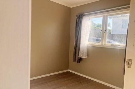 Photo of property in 17 Tomo Street, New Lynn, Auckland, 0600