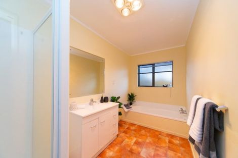 Photo of property in 49 Meridian Grove, Kelvin Grove, Palmerston North, 4414