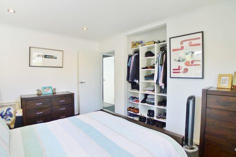 Photo of property in 32 Queen Mary Avenue, New Lynn, Auckland, 0600