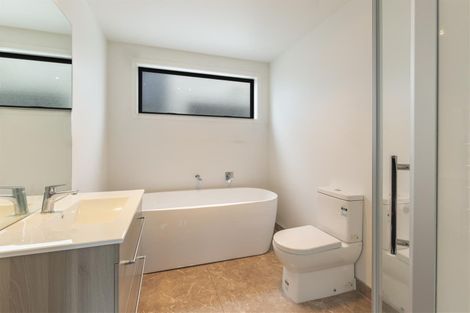 Photo of property in 31 Tapuwae Way, Mangere Bridge, Auckland, 2022