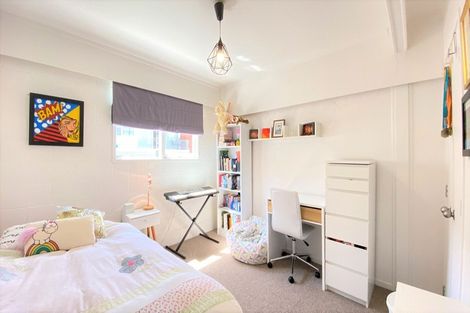 Photo of property in 1/29 Rangitoto Terrace, Milford, Auckland, 0620