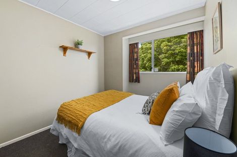 Photo of property in 8b Montgomery Crescent, Clouston Park, Upper Hutt, 5018