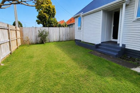 Photo of property in 48 Omata Road, Marfell, New Plymouth, 4310