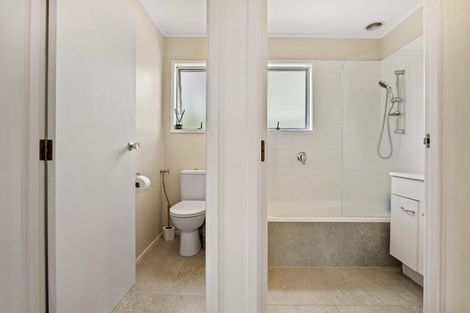 Photo of property in 16 Arlette Place, Massey, Auckland, 0614