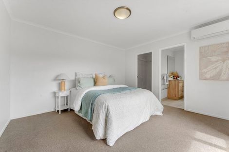 Photo of property in 1 Luna Place, Henderson, Auckland, 0612