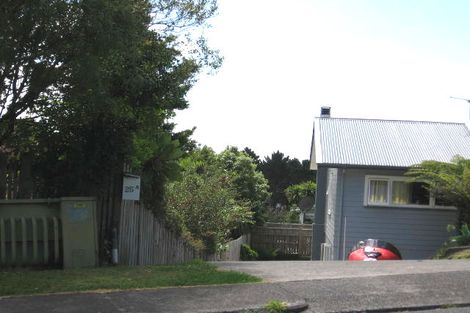 Photo of property in 1/25 Holt Avenue, Torbay, Auckland, 0630
