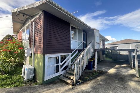 Photo of property in 52 Channel View Road, Campbells Bay, Auckland, 0630