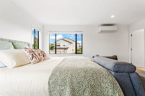 Photo of property in 15 Lagoon View, Gulf Harbour, Whangaparaoa, 0930