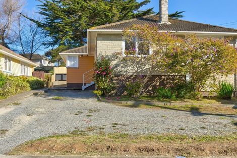 Photo of property in 126 Castor Crescent, Cannons Creek, Porirua, 5024