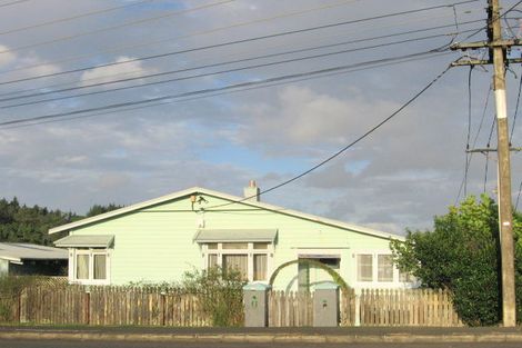 Photo of property in 11 Waikaukau Road, Glen Eden, Auckland, 0602