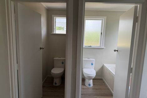 Photo of property in 5 Lex Avenue, Green Bay, Auckland, 0604