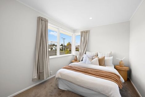 Photo of property in 1 Keitha Place, Glenview, Hamilton, 3206