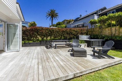 Photo of property in 30a Masterton Road, Rothesay Bay, Auckland, 0630