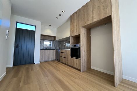 Photo of property in 15 Kuaha Road, Massey, Auckland, 0614