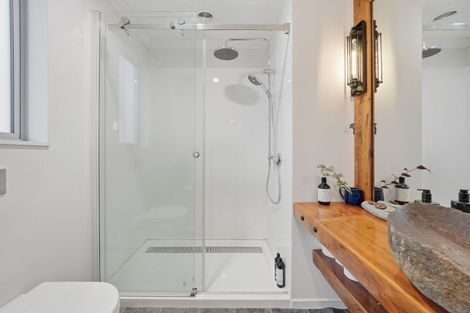 Photo of property in 92 Dunns Avenue, The Pines Beach, 7630