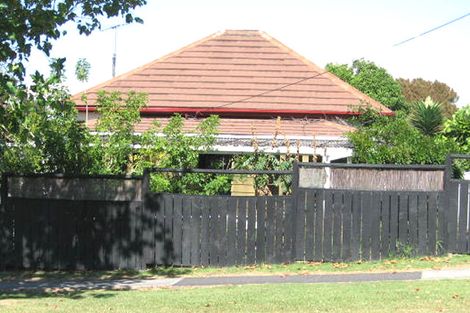 Photo of property in 1/16 Seabrook Avenue, New Lynn, Auckland, 0600