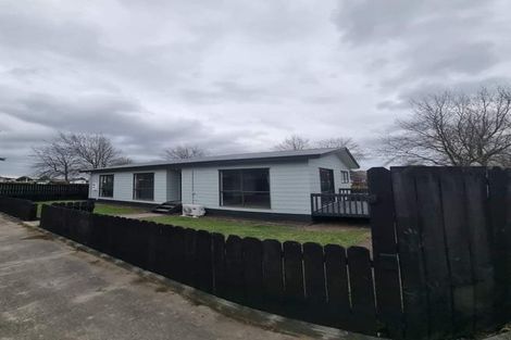 Photo of property in 1/11 Blackgate Place, Weymouth, Auckland, 2103