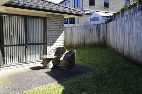 Photo of property in 34 Glen Bay Close, Pinehill, Auckland, 0632
