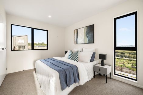 Photo of property in 13/10 Ngaroma House Drive, Hobsonville, Auckland, 0616