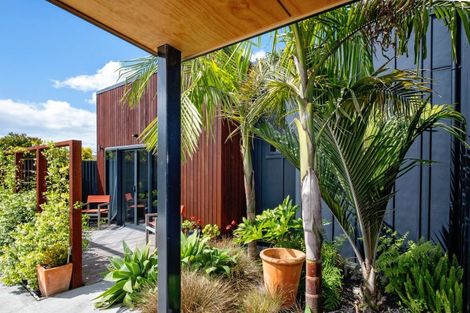 Photo of property in 52 Charles Street, Westshore, Napier, 4110