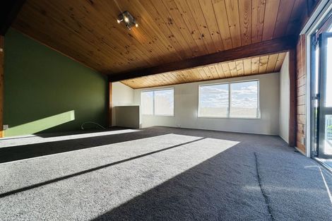 Photo of property in 11a Pendene Place, Forrest Hill, Auckland, 0620