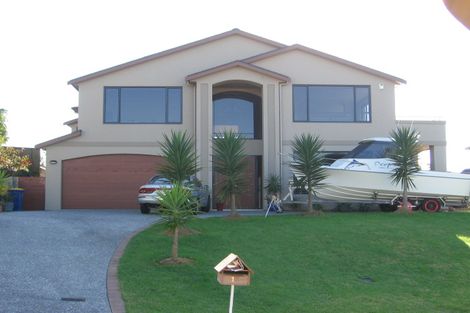 Photo of property in 14 Bocage Lane, West Harbour, Auckland, 0618