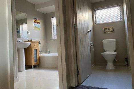 Photo of property in 10a Phoenicia Court, The Gardens, Auckland, 2105