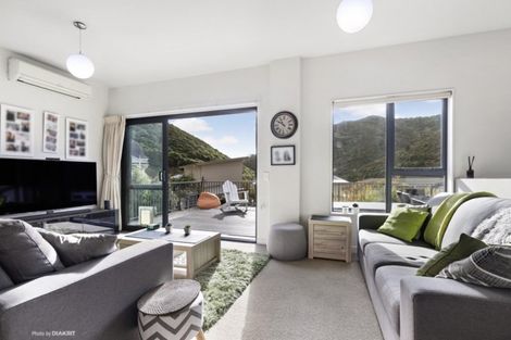 Photo of property in 11 Rarangi Way, Owhiro Bay, Wellington, 6023