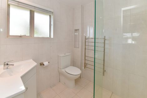 Photo of property in 52 Grovenor Drive, Orewa, 0931