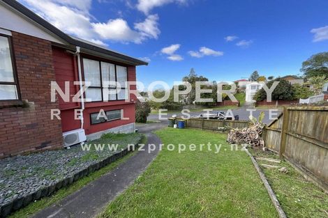Photo of property in 13 Kearney Place, Massey, Auckland, 0614