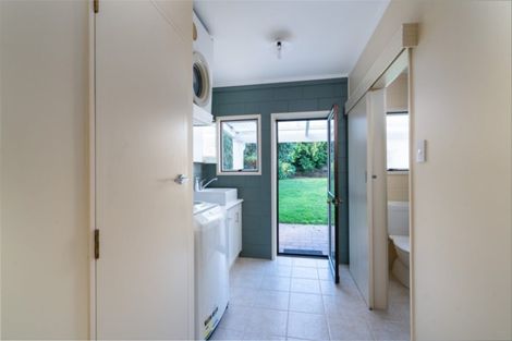 Photo of property in 14 Gibbs Place, Kinloch, Taupo, 3377