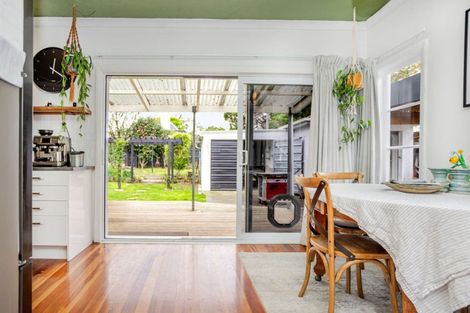 Photo of property in 38 Queen Street, Dannevirke, 4930