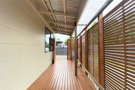 Photo of property in 2/15 Ward Crescent, Te Atatu Peninsula, Auckland, 0610