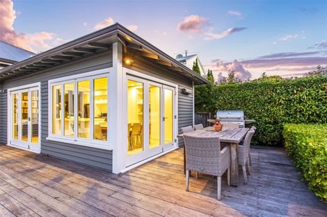 Photo of property in 7 Poynder Avenue, Merivale, Christchurch, 8014