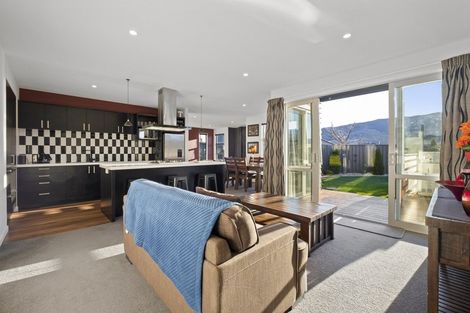 Photo of property in 12 Magnetic Place, Cromwell, 9310