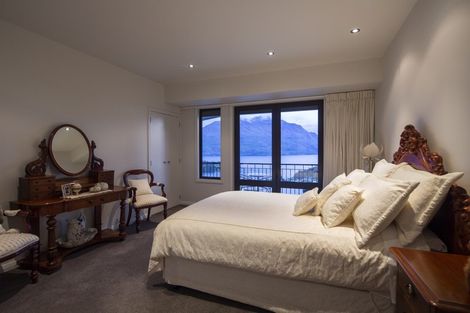 Photo of property in 37 Belfast Terrace, Queenstown, 9300