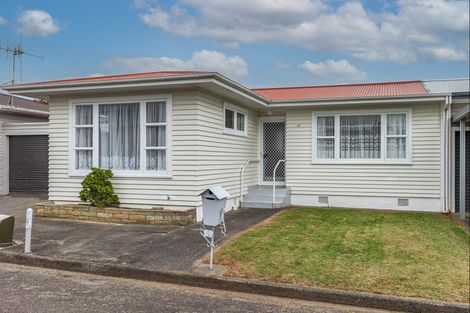 Photo of property in 9 Ely Place, Levin, 5510
