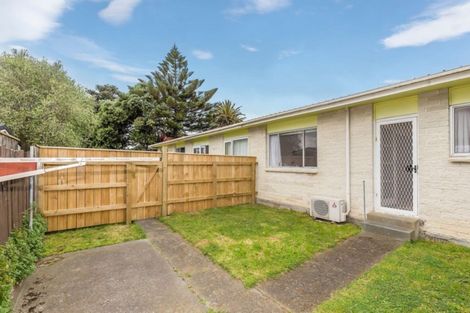 Photo of property in 10/171 Queens Drive, Lyall Bay, Wellington, 6022