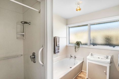 Photo of property in 19 Glenora Place, Hornby, Christchurch, 8042