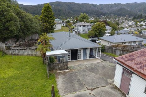 Photo of property in 81 Bird Grove, Stokes Valley, Lower Hutt, 5019