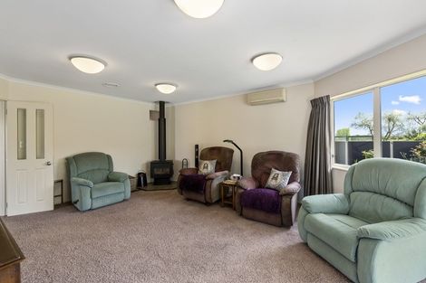 Photo of property in 43 Koputaroa Road, Levin, 5575