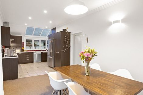 Photo of property in 5 Humphrey Kemp Avenue, Henderson, Auckland, 0612