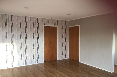 Photo of property in 2/13 Dakota Avenue, Beach Haven, Auckland, 0626