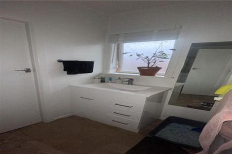 Photo of property in 1/32 Simkin Avenue, St Johns, Auckland, 1072